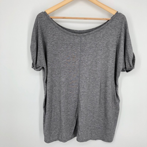 GapFit Breathe Womens Tee Size Medium Heather Gray Roll Sleeve Side Slit Workout - Picture 10 of 14